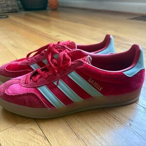 adidas Gazelle Red with Light Blue Stripes size 9
